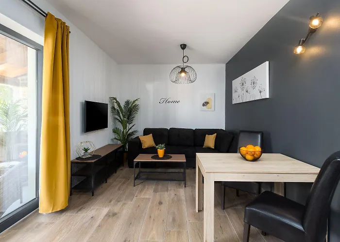 Strandnahes, Modernes Mit Privater Terrasse, Grill - Nur 250 Meter Zum Пореч